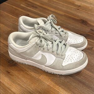 Nike dunks Light Grey/White size 7.5 Women’s